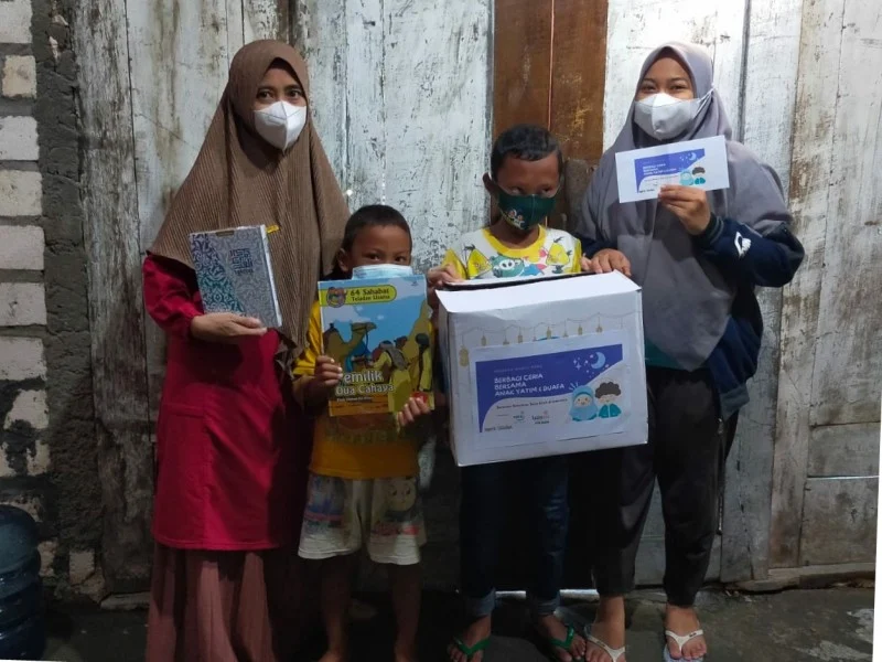 Berbagi Ceria Lazismu dengan Buku dan Bingkisan