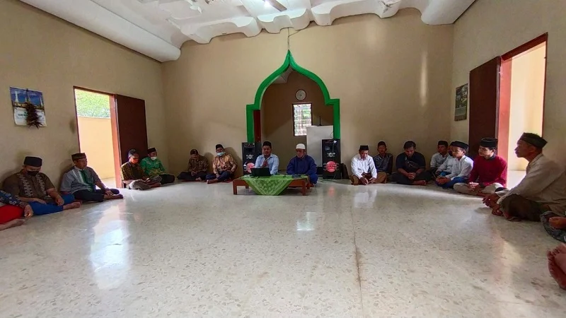 Dua Bulan Menjabat, Kepala Sekolah Ini Didaulat Isi Pengajian