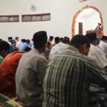 Tarawih Malam Ke-3 Jamaah Padati Masjid An-Nur Genteng