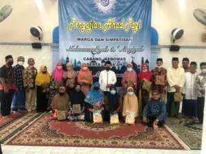 Jamaah Antusias Ikut Pengajian Ini, Panitia Berbagi Doorprize