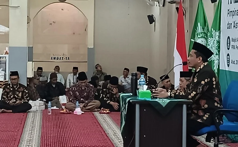 Pantun Ketua PCM Manyar Buka Acara Halalbihalal