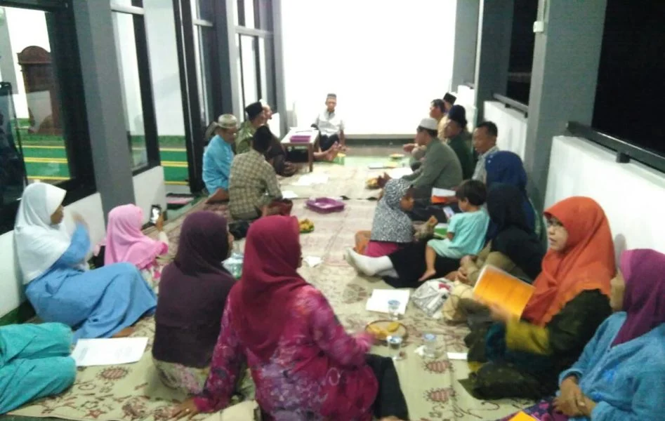 Dari Teras Masjid Itu Rencana Rintis Usaha Kecap Dimulai