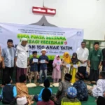 Seratus Anak Yatim Terima Santunan di Malam 27 Ramadhan