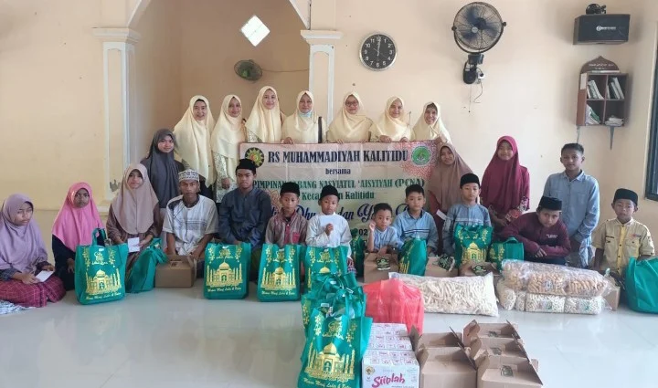 Bingkisan Lebaran Nasyiah Kalitidu untuk LKSA Sukosewu