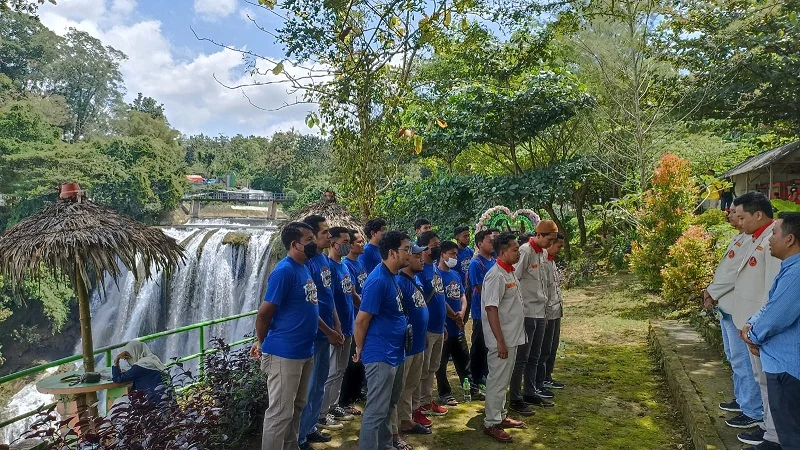 PCPM Ini Bergembira di Tingkis van Batu Tuban