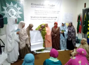 Pemimpin Itu Tengah Malam Harus Tahajud dan Tadabur