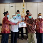 PDM dan RSA Siti Fatimah Sidoarjo Beri Penghargaan Pimda Tapak Suci