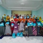 Safari Ramadhan, Lazismu dan PDNA Lamongan Beri Sembako ke Anak Yatim