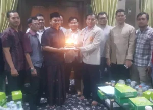 Datangi Ketua DPRD, Ajak Rayakan Milad