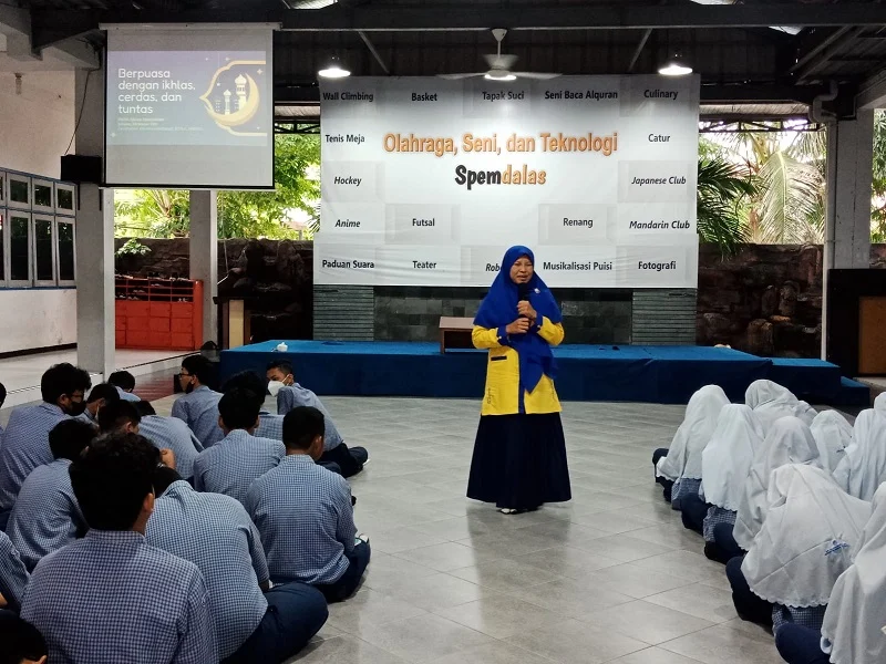 Berpuasa dengan Ikhlas, Cerdas, dan Tuntas