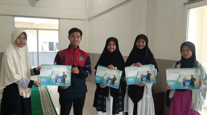 Peserta Roadshow di UMG dari Jember Ini Kenalkan PMMP dengan Bagi Kalender