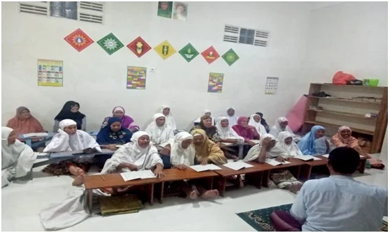 TPQ Gendongkulon, Asyiknya Mengajar Ngaji Santri Lansia