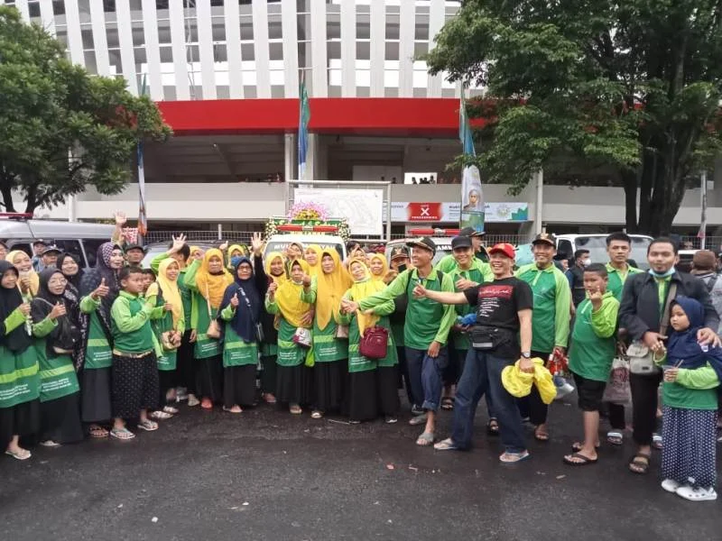 Bisa Menembus Stadion, Pengalaman Berkesan Penggembira Mojopetung di Muktamar Solo  