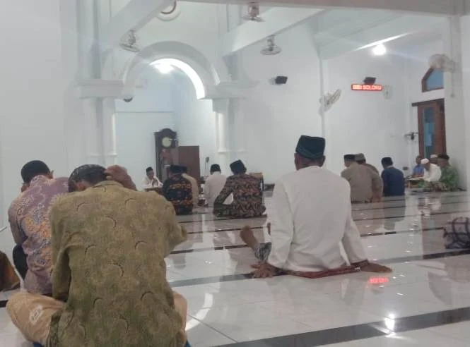 Masalah Taubat dan Perbuatan Keji Dibahas dalam Pengajian Malam Rabu