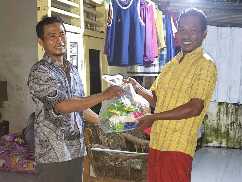 PRM Sambungrejo Bagikan Bingkisan Lebaran