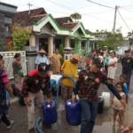 Aisyiyah dan Kokam Wage Kirim Air Bersih ke Desa Karang Kidul Benjeng