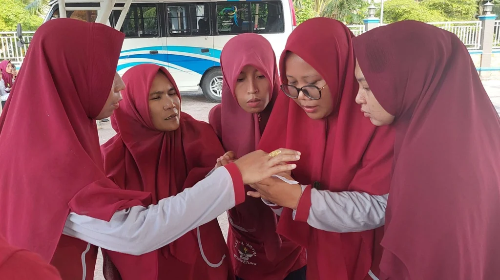 Nasyiatul Aisyiyah Ranting Mojopetung Peringati Hardiknas dengan Lomba