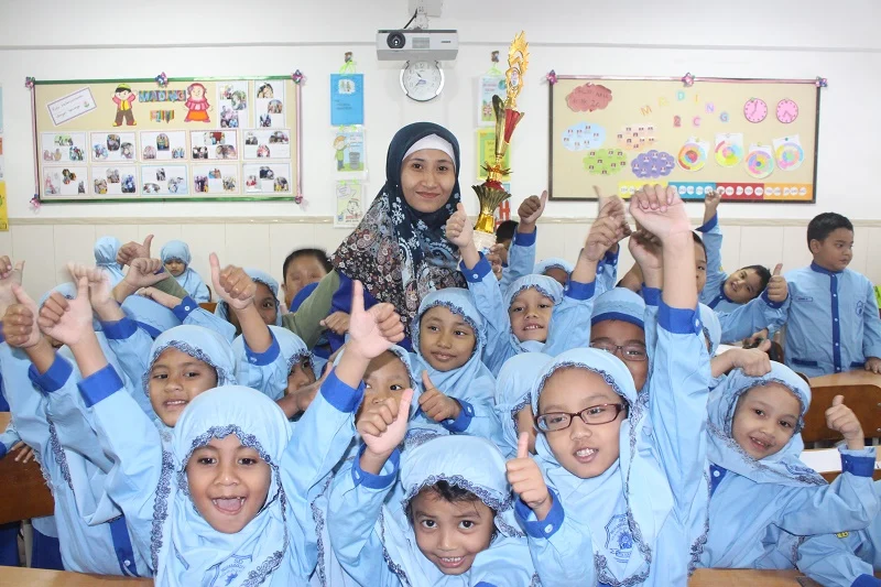 Sempat Pasrah Tertinggal Rombongan, Guru Ini Malah Raih Juara 1 di ME Award