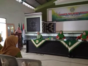 Emak-Emak Aisyiyah Berkumpul Bahas Sekolah dan Koperasi