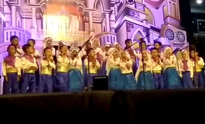 Dua Lagu Paduan Suara Murid TK Mengubah Suasana Jadi Begini