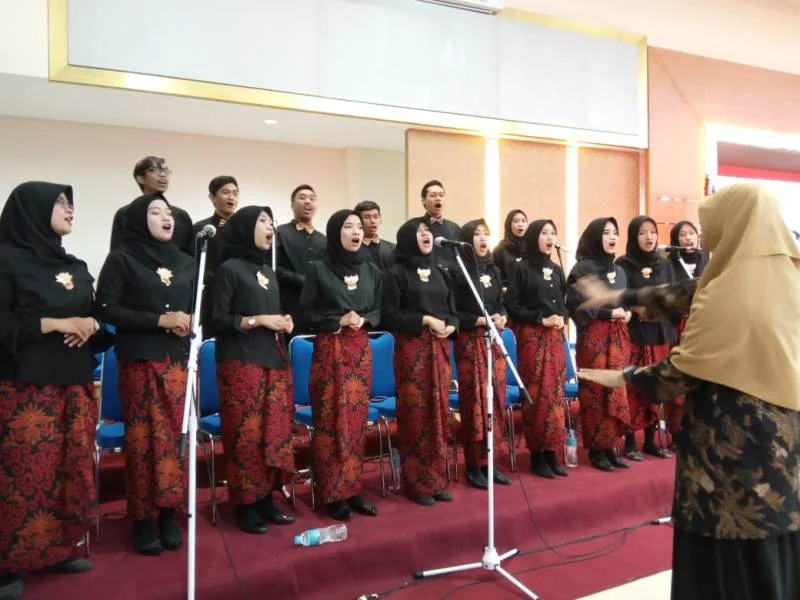 Sunrise Choir Hibur Pengunjung Milad dengan Lagu Perjuangan hingga Sound Track Film