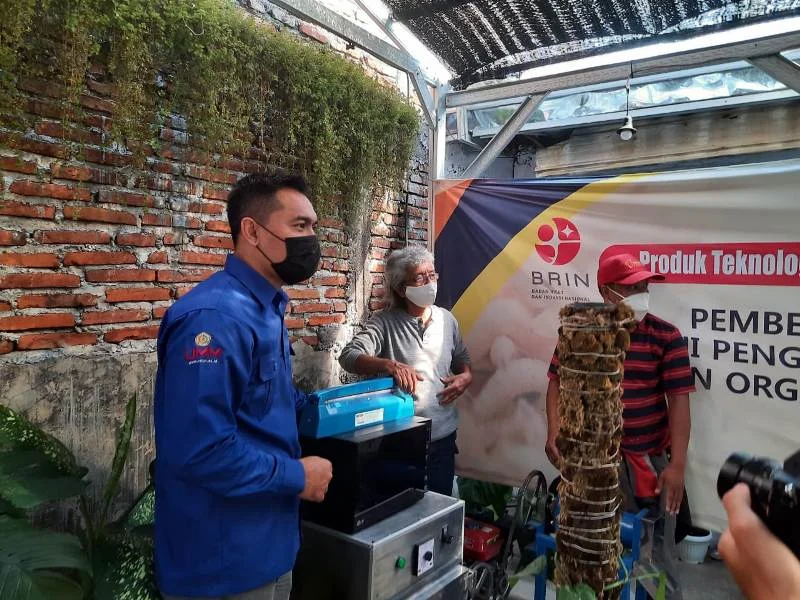 Pakan Burung dari Sisa Makanan Kreasi Dosen UMM