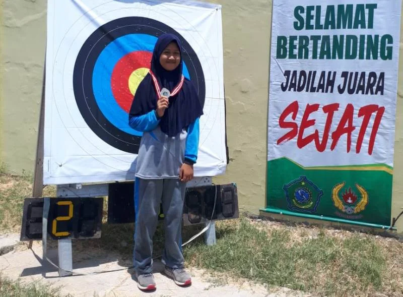 Srikandi Pelajar Ini Raih Juara Lomba Panahan