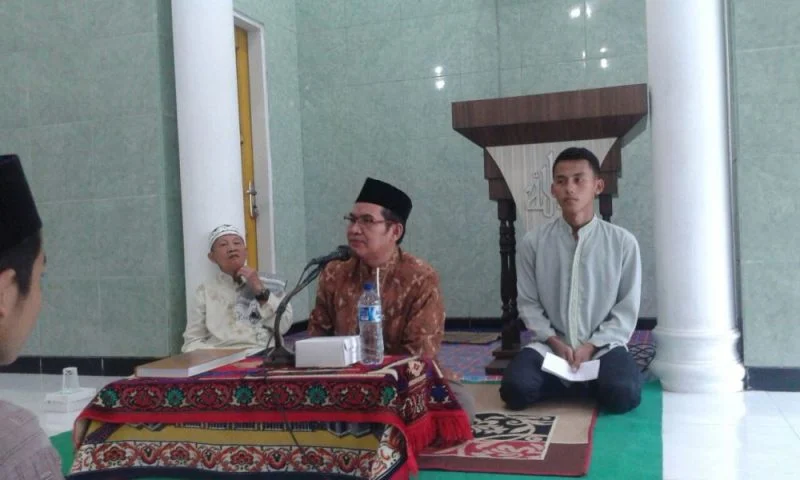 Benarkah Banyak Orang Khawatir Kehilangan Sandal Ketimbang Imannya?