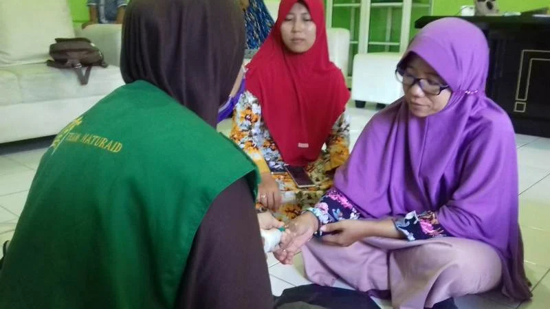 Panti Buka Pengobatan Herbal, Warga Berdatangan