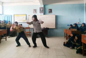 Pantomim Jadi Unggulan Seni Madrasah Ini