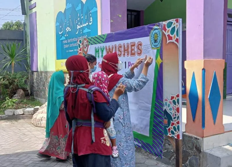 Papan Harapan, Ungkapan Hati Wali Murid Tertulis di Sini
