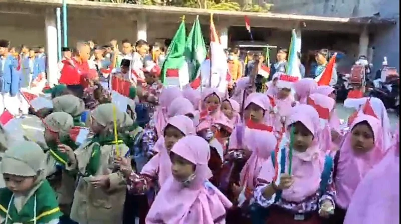 Muhammadiyah Kranji Paciran Gelar Kirab HUT RI