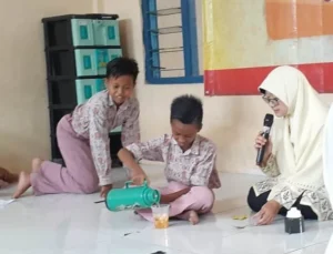 Lewat Praktik Ini, Anak-Anak Paham Bahaya Camilan Sembarangan