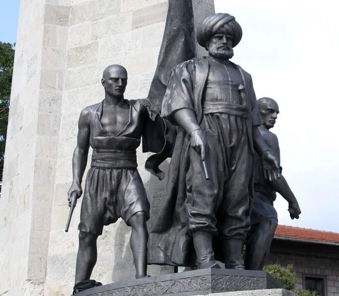 Kapten Barbarossa, si Bajak Laut di Mata Barat, Pahlawan bagi Muslim