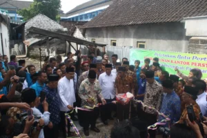 Seperti Membangun Kantor RT tapi Mengundang Presiden