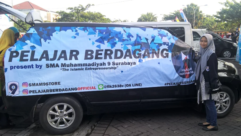 Di Tengah Budaya Kongkow-Kongkow, Anak Muda Ini Justru Mengasah Jiwa Bisnisnya