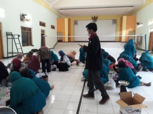 Dosen FEB UMM Gelar Pelatihan Eco-Enzym