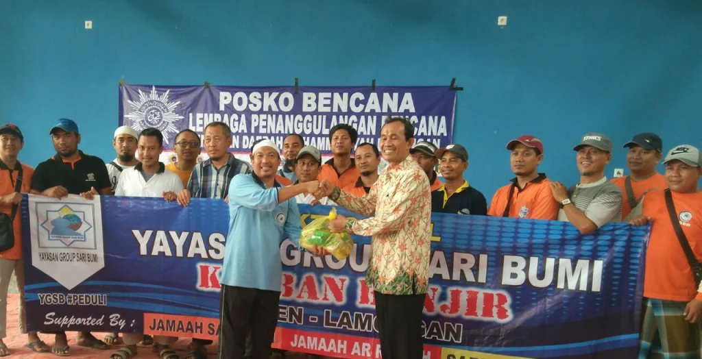 Bantu Korban Banjir dengan Gembira: Cara Warga Muhammadiyah Amalkan Spirit Al Maun