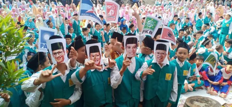 Di Sekolah Ini Ada Kisah Nabi dan Kampanye Pemilu