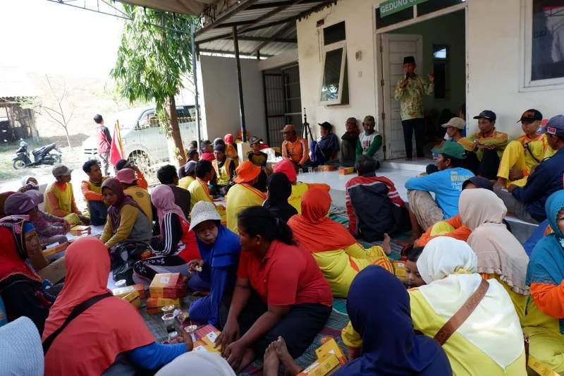 Pemulung Diajari Cuci Tangan, Begini Komentar Mereka