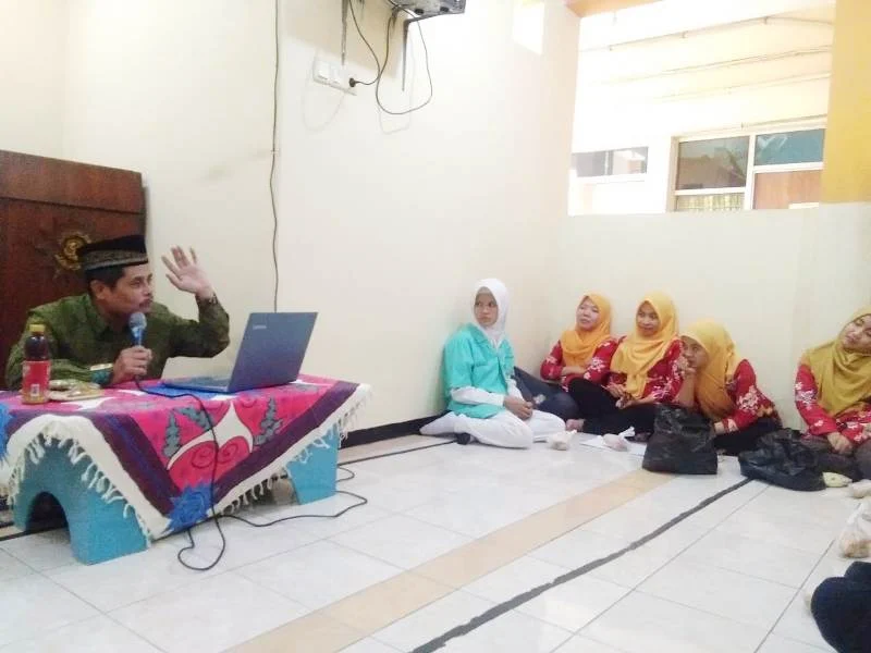 Ingin Hidup Bahagia? Inilah Empat Kunci Memasukinya