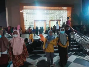 Cerita Penggembira Muktamar Gandusari Antre di Rest Area