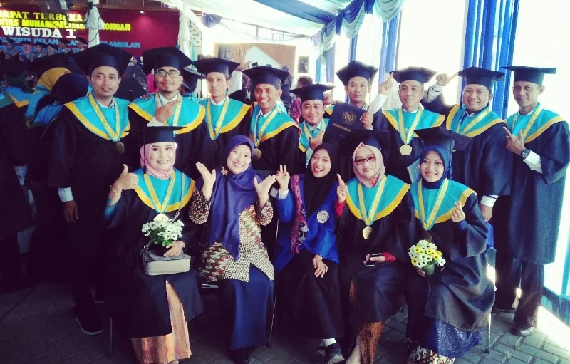 UMLA Gelar Wisuda Perdana, Ada Mahasiswa ‘Bermutu’