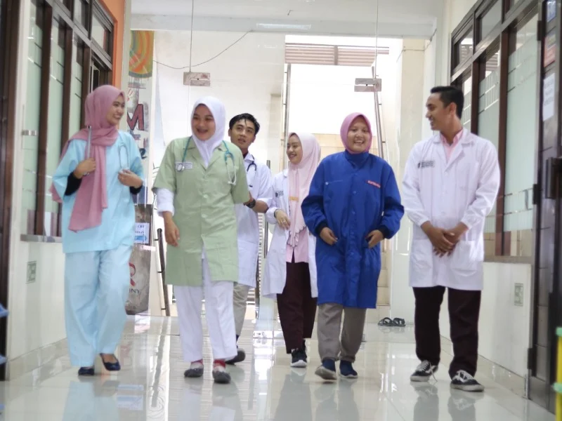 Jatim Level 1, UMSurabaya Beri Beasiswa Putra Paramedis