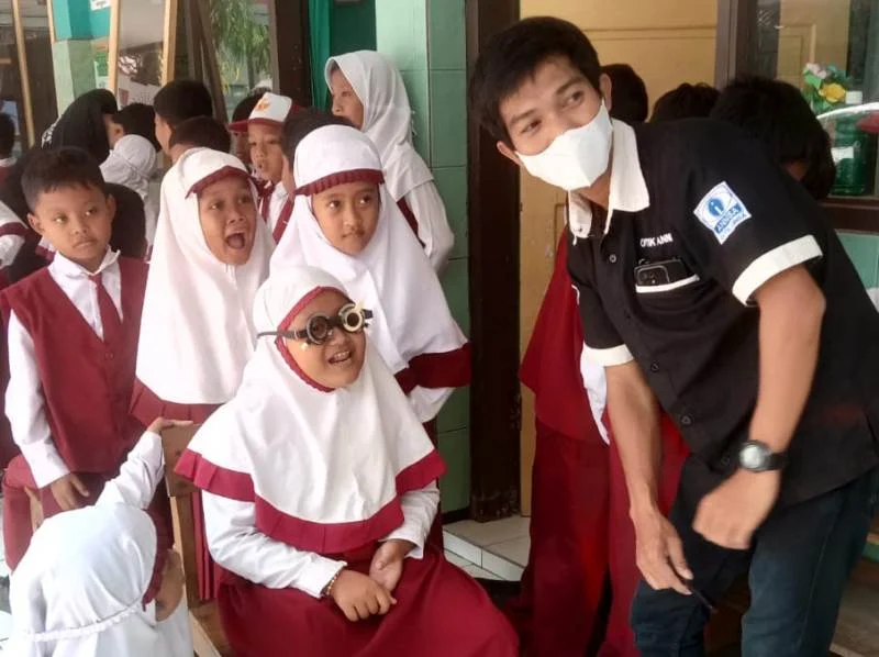 PRM Kelutan Laksanakan Program Pemeriksaan Mata untuk Siswa