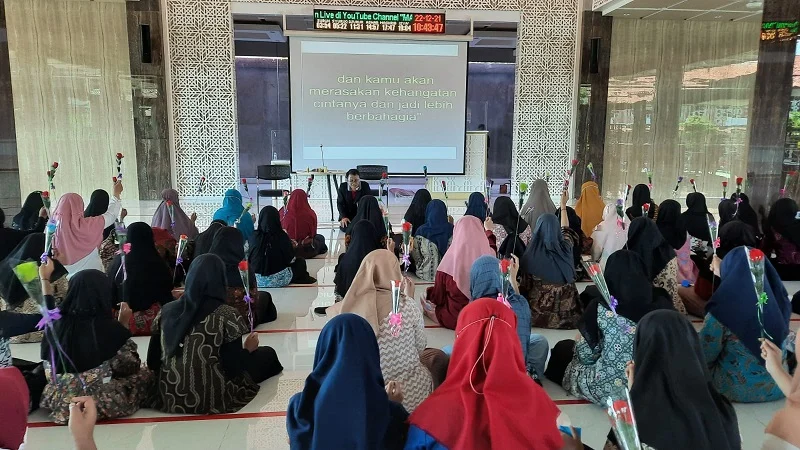 Sinergi Anak dan Ibu di Peringatan Hari Ibu Spemdalas