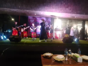 Perupa Banyuwangi Memperingati Harjaba dengan Pameran Lukisan