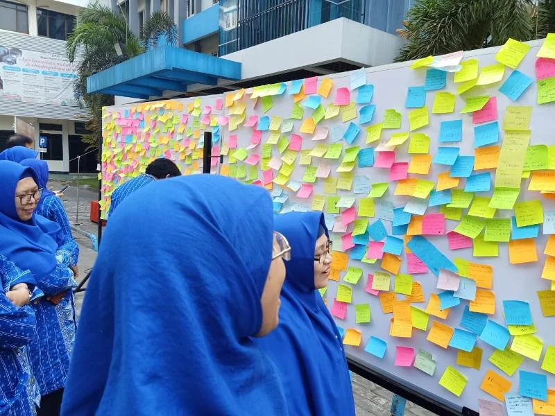 Begini Reaksi Guru ketika Membaca Kesan Siswa di HGN