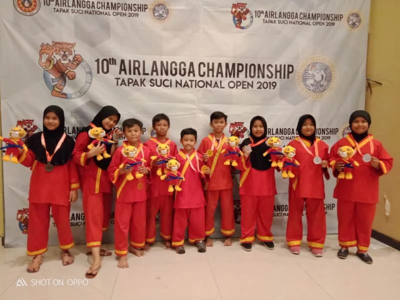 Pesilat Dubes Sabet 4 Medali di Kejuaraan Silat Airlangga Open