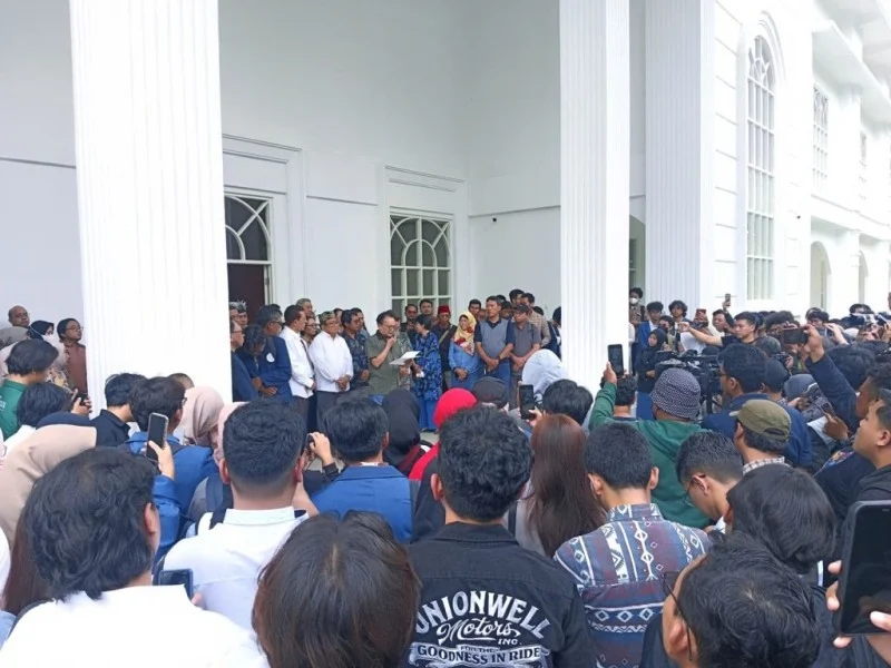 Akademisi Unair Keluarkan Petisi Kritik Jokowi, Ini Alasannya